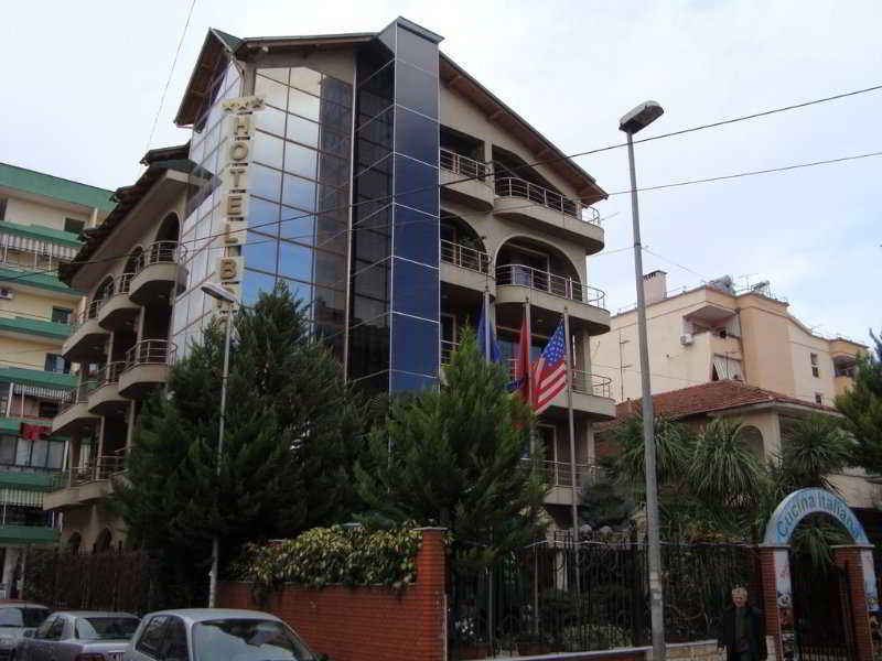 Broadway Hotel Tirana Buitenkant foto
